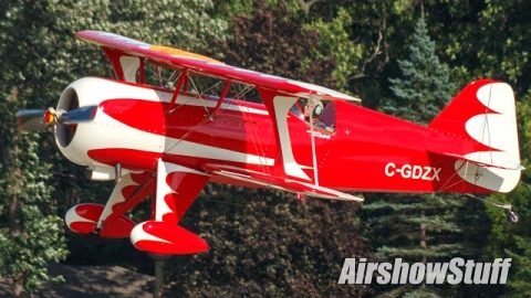 Gusty Crosswind Landings in Oshkosh | World War Wings Videos