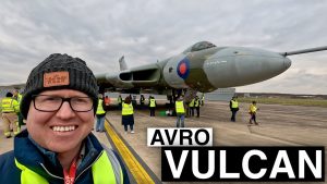 Guided tour of an Avro Vulcan + engine run!