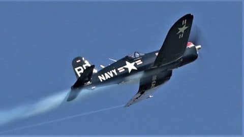 Chance Vought F4U-4 Corsair – Pure Sound! | World War Wings Videos