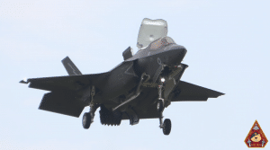 Spectacular F-35 Flyby and Hover