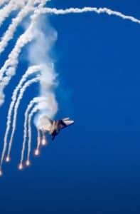 F-22 Pulls Off Insane Maneuver With Flares
