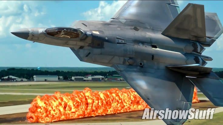 F-22 Raptor Demo + Bonus Pyro! – Battle Creek Airshow 2023 | World War Wings Videos