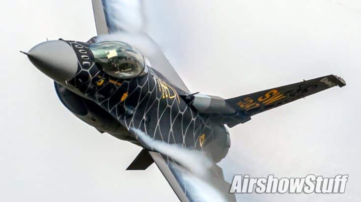 F-16 “Venom” Demonstration and P-51 Heritage Flight – Thunder Over Michigan 2022 | World War Wings Videos