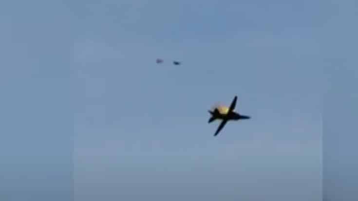 Fighter Jet Crashes at the “Thunder Over Michigan” Airshow | World War Wings Videos