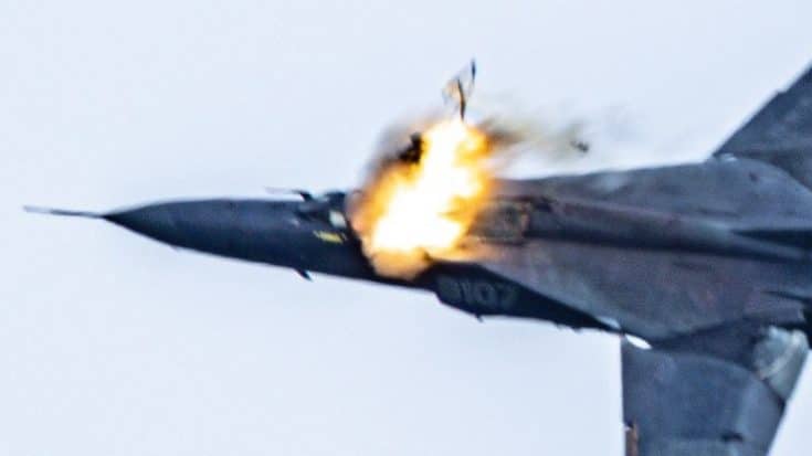 Stunning Photos: MiG-23 Pilots Eject at Michigan Airshow | World War Wings Videos