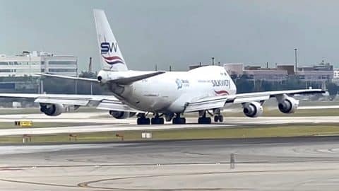 747 Engine Fails On Takeoff | World War Wings Videos