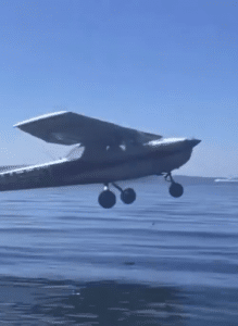 Cessna 172 Nosedives Into Water During Landing
