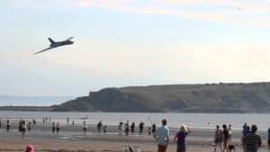 Vulcan Bomber Surprises Beachgoers With Fly-by
