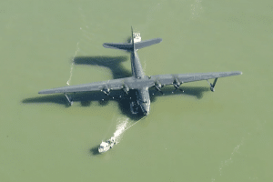 Watch a WWII Cargo Plane Made Its Final Bay Area Stop Before Heading to Arizona Museum