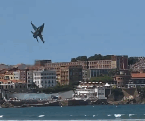 F/A-18 Hornet Nearly Crashes During Spanish Beach Airshow