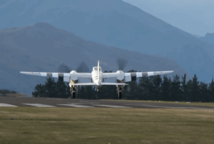 Watch: WW2 Mosquito in Action with Twin Merlin Engines Roaring at Full Power