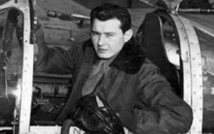 The Story of a Captured Pilot in WWII, Bob Hoover Stole a German Fighter and Escaped to Freedom