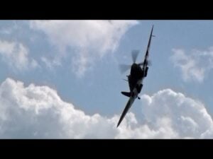 Whistle Sound ” P-51 Mustang vs Spitfire “