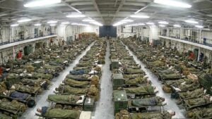 How Aircraft Carrier Crews EAT, SHOWER & SLEEP on MASSIVE Aircraft Carrier
